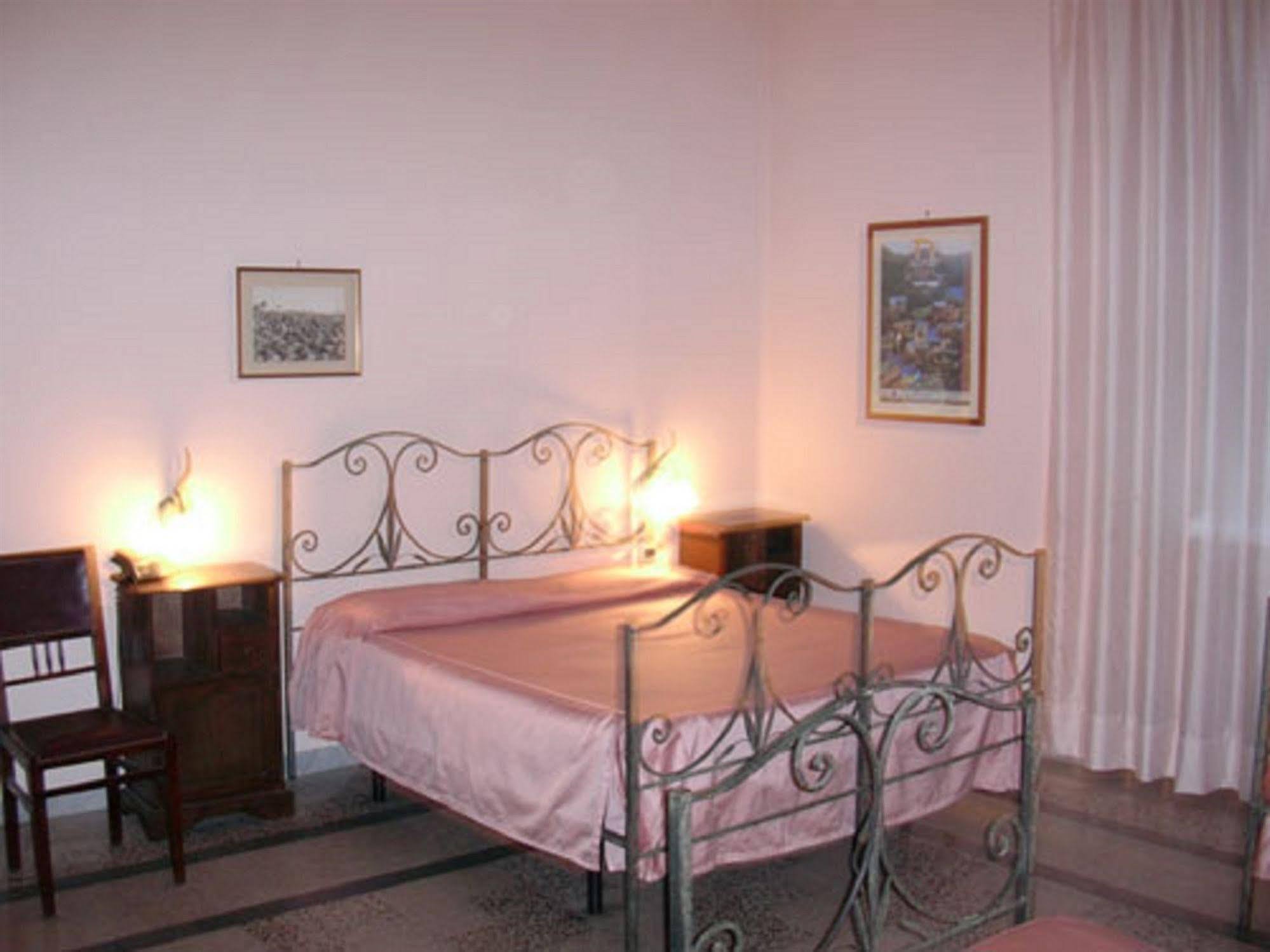 Albergo Bellavista Latina Exteriör bild
